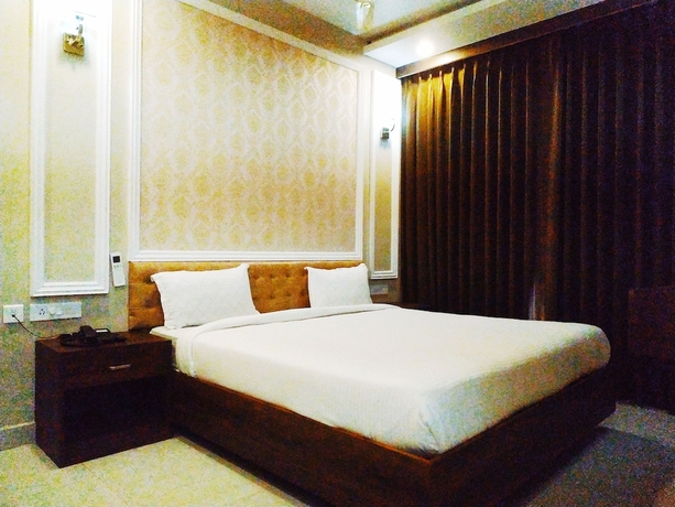 Imagen de la habitación del Hotel Nilay Residency. Foto 7