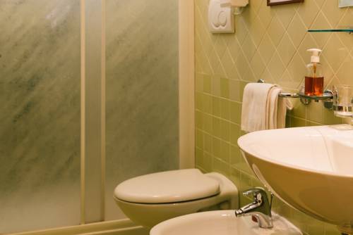 Imagen de la habitación del Hotel Nilde. Foto 4