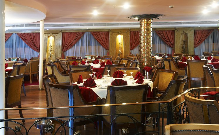Imagen del bar/restaurante del Hotel Nile Carnival Cruise. Foto 2