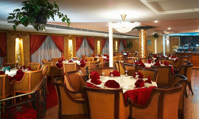 Imagen del bar/restaurante del Hotel Nile Carnival Cruise. Foto 5