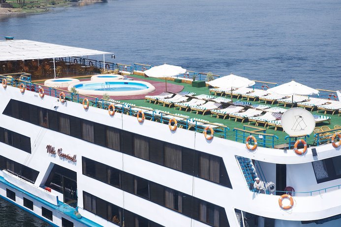Imagen de la piscina del Hotel Nile Carnival Cruise. Foto 18