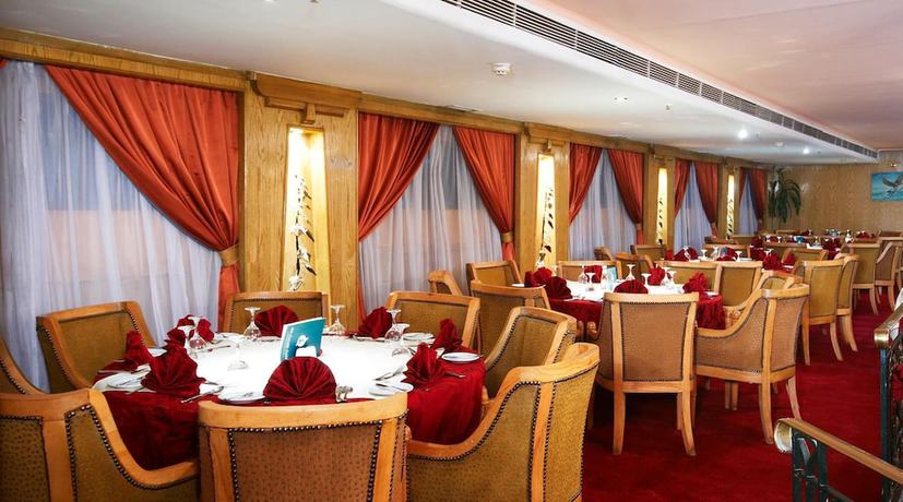 Imagen del bar/restaurante del Hotel Nile Carnival Cruise. Foto 6