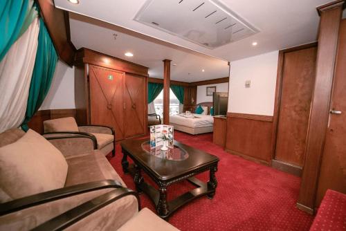 Imagen general del Hotel Nile Story, Nile Cruise, From Luxor Monday to Friday 4N, from Aswan Friday to Monday 3N. Foto 12