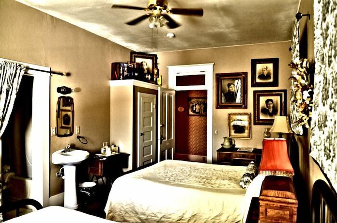 Imagen de la habitación del Hotel Niles. Foto 17