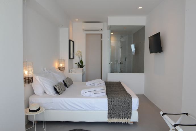 Imagen de la habitación del Hotel Nimbus Mykonos. Foto 5