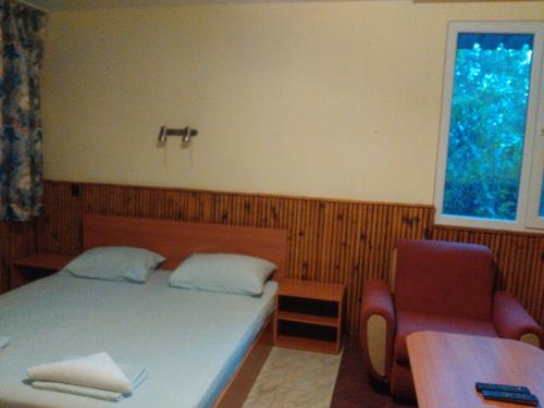 Imagen de la habitación del Hotel Nimpha Bungalows. Foto 18