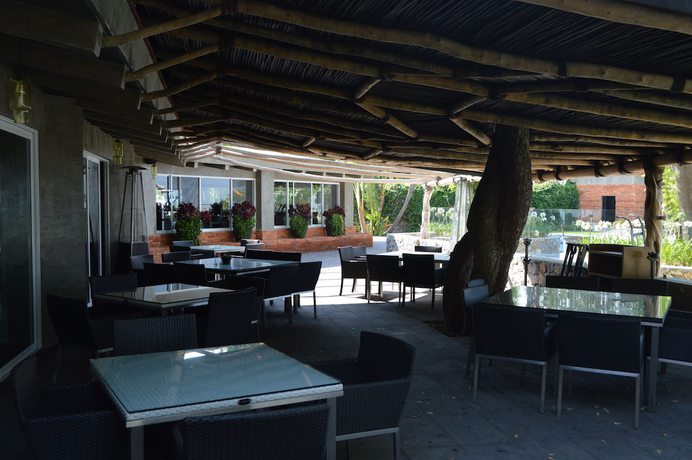 Imagen del bar/restaurante del Hotel Nimue Marina Residence and Boutique. Foto 8