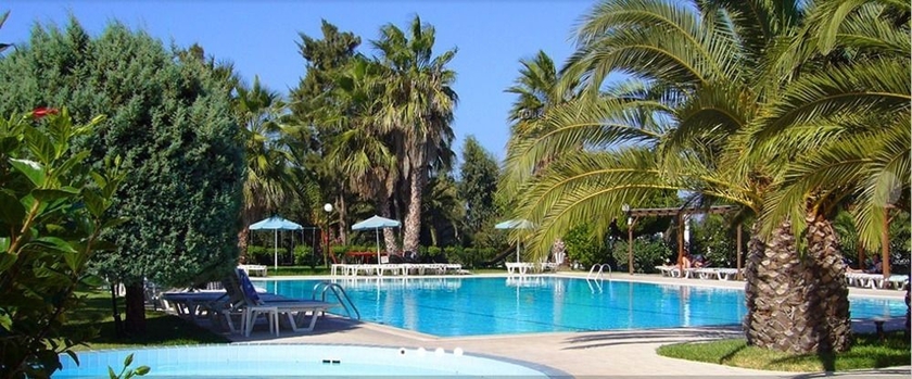 Imagen de la piscina del Hotel Nina Beach. Foto 7