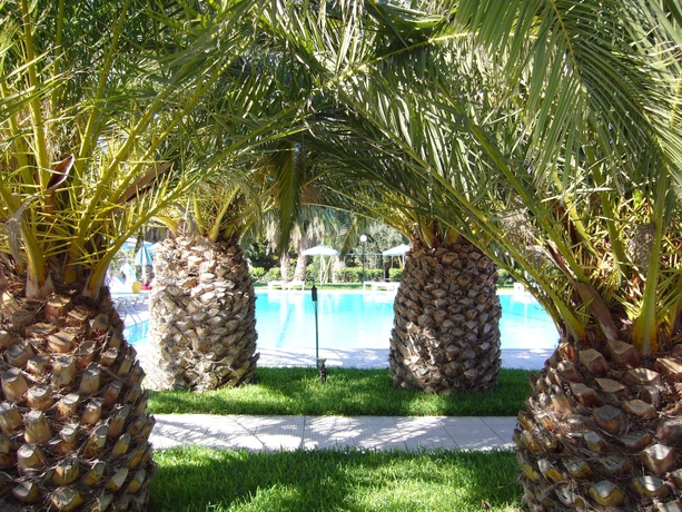 Imagen de la piscina del Hotel Nina Beach. Foto 12