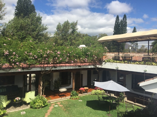 Imagen de los exteriores del Hotel Nina Boutique. Foto 6