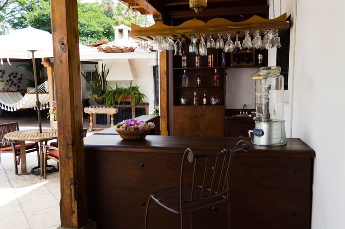 Imagen del bar/restaurante del Hotel Nina Boutique. Foto 2