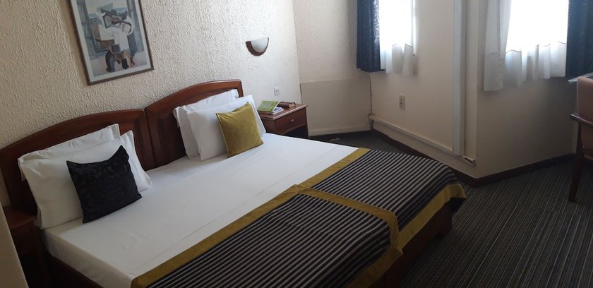 Imagen de la habitación del Hotel Nina. Foto 5