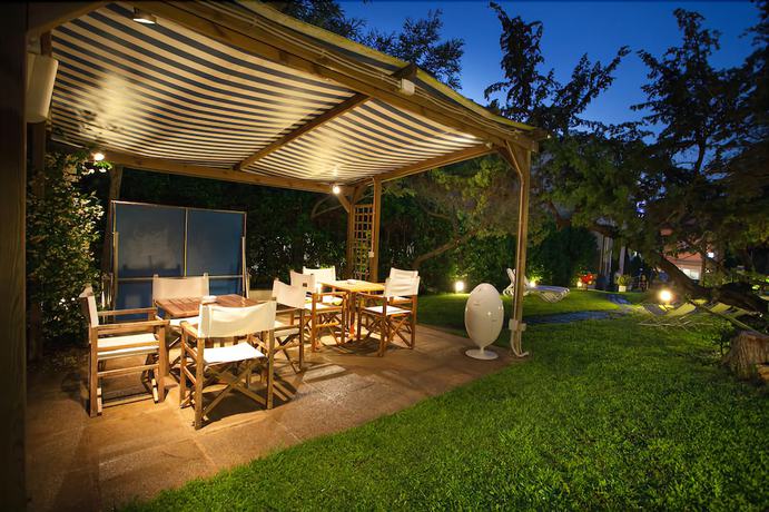 Imagen de los exteriores del Hotel Nina, Marina di Bibbona. Foto 10
