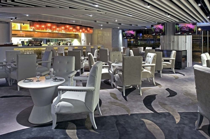 Imagen de los interiores del Hotel Nina Tsuen Wan West. Foto 12