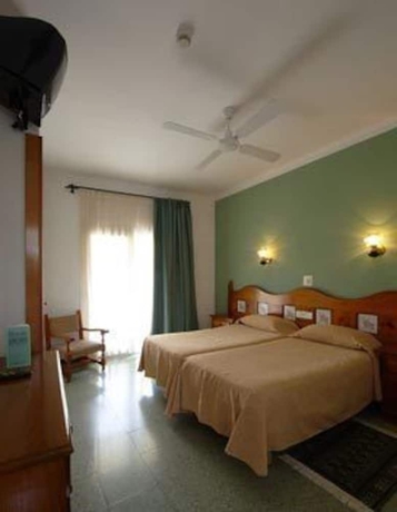 Imagen de la habitación del Hotel Ninays. Foto 10