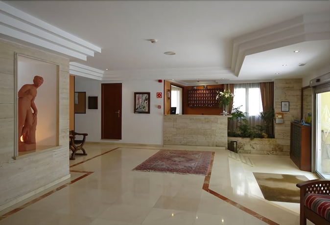 Imagen de los interiores del Hotel Ninays. Foto 17