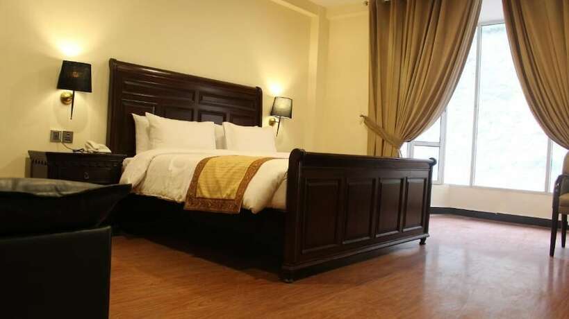 Imagen de la habitación del Hotel Nine Tree Naran. Foto 8