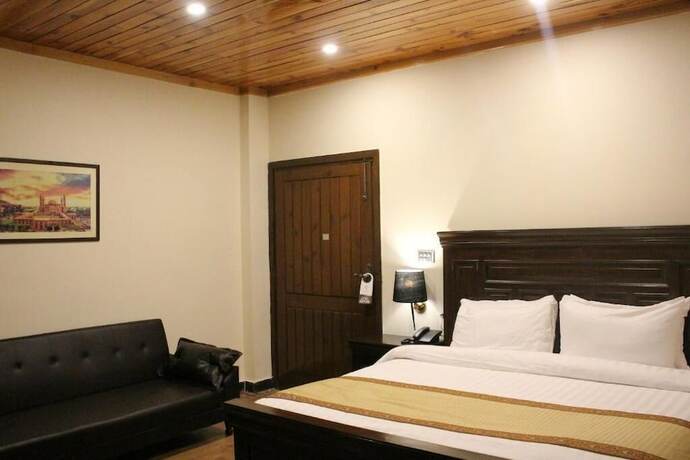 Imagen de la habitación del Hotel Nine Tree Naran. Foto 9