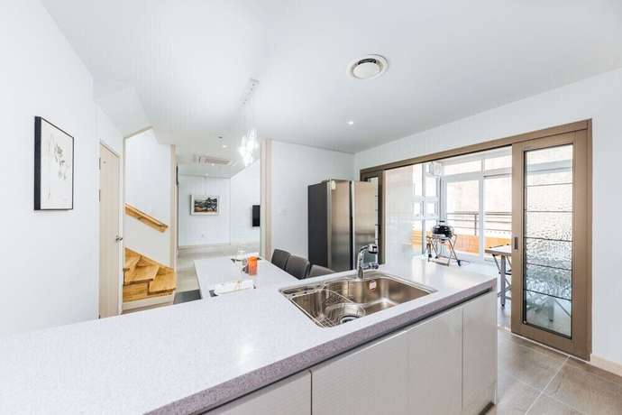 Imagen de la habitación del Hotel Nine to zero Pension. Foto 20