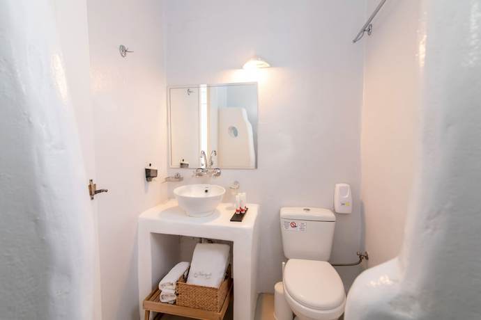 Imagen de la habitación del Hotel Ninemia Suites and Open air Spa. Foto 10