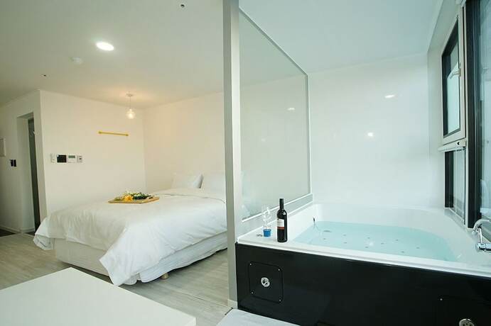 Imagen general del Hotel Ninespavill. Foto 15