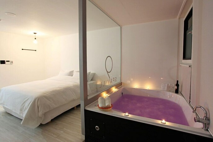 Imagen de la habitación del Hotel Ninespavill. Foto 18