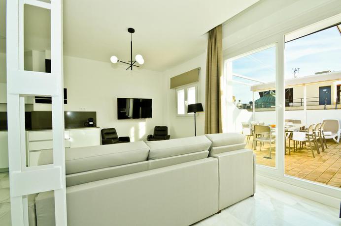 Imagen de la habitación del Hotel Ninesuites. Foto 4