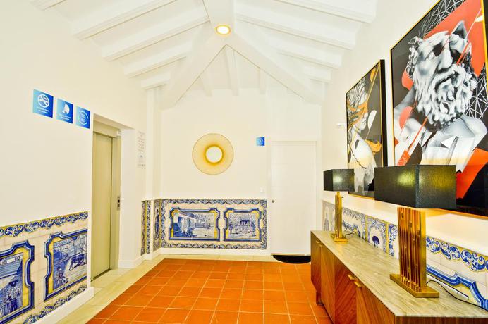 Imagen de los interiores del Hotel Ninesuites. Foto 18