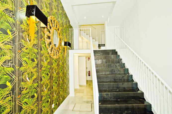 Imagen de los interiores del Hotel Ninesuites. Foto 19