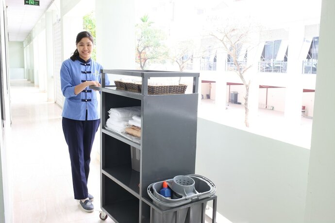 Imagen de los interiores del Hotel Ninety Nine Center. Foto 13