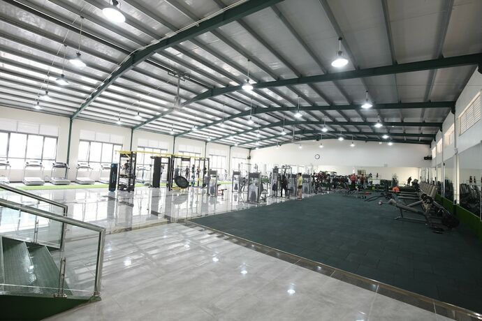 Imagen de los interiores del Hotel Ninety Nine Center. Foto 14
