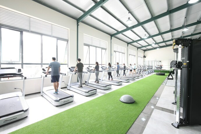 Imagen de los interiores del Hotel Ninety Nine Center. Foto 18