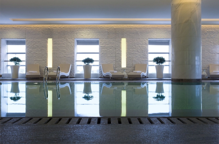 Imagen de la piscina del Hotel Ningbo Marriott. Foto 15