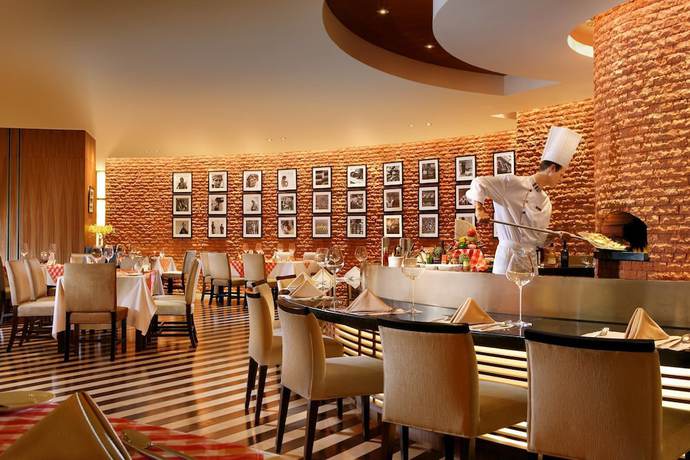 Imagen del bar/restaurante del Hotel Ningbo Portman Plaza. Foto 2