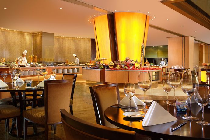 Imagen del bar/restaurante del Hotel Ningbo Portman Plaza. Foto 3