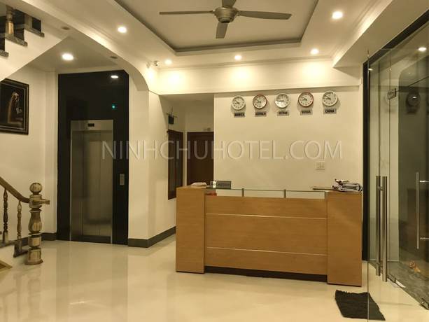 Imagen de los interiores del Hotel Ninh Chu. Foto 16