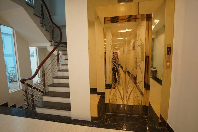Imagen de los interiores del Hotel Ninh Phong. Foto 34