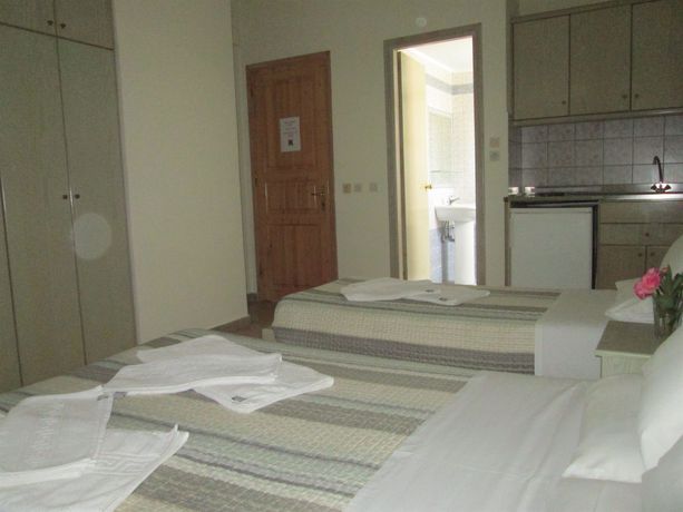 Imagen de la piscina del Hotel Ninos On The Beach. Foto 16