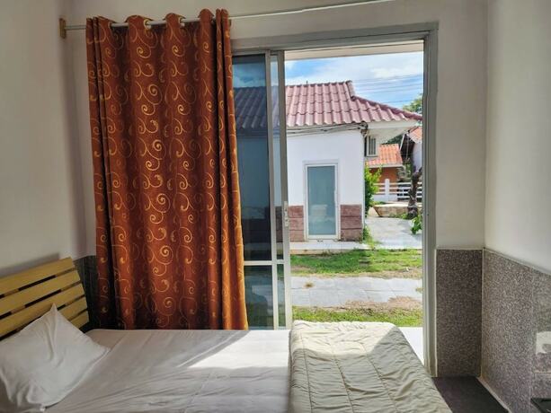 Imagen de la habitación del Hotel Nipa House Khoayai Villa. Foto 13