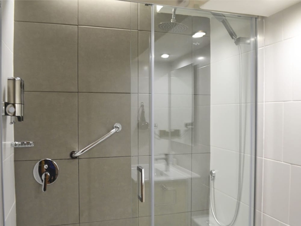 Imagen de la habitación del Hotel Nippon, Santiago Centro. Foto 8