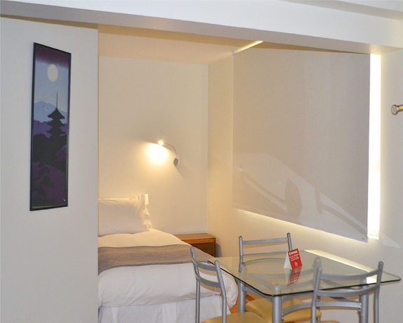 Imagen de la habitación del Hotel Nippon, Santiago Centro. Foto 11