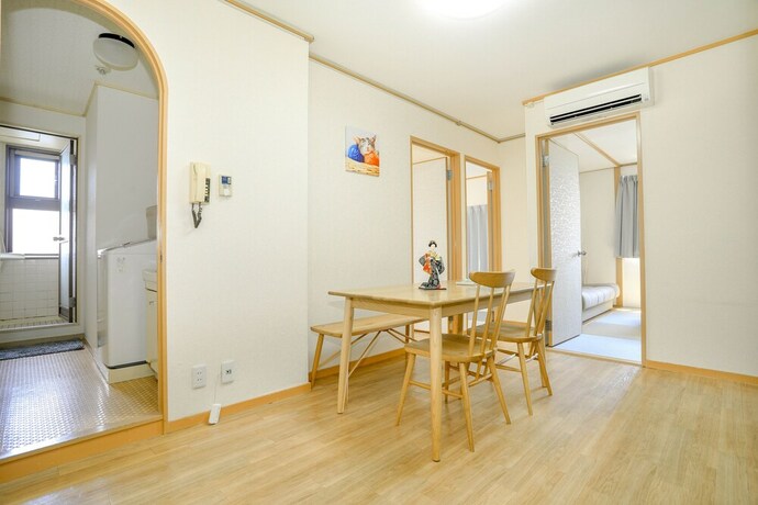 Imagen de la habitación del Hotel Nipponbashi Super House. Foto 17