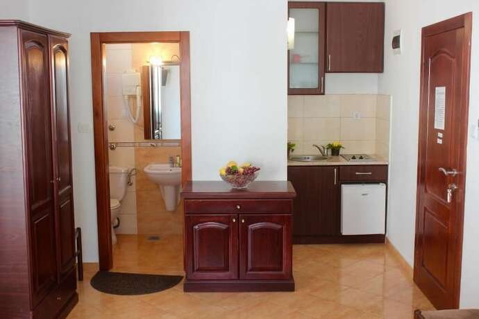 Imagen general del Hotel Nir Apartments Budva. Foto 7