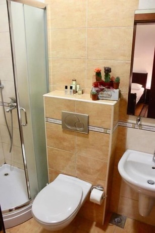 Imagen general del Hotel Nir Apartments Budva. Foto 11