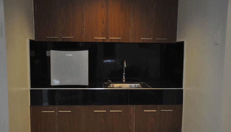 Imagen de la habitación del Hotel Nirain Suites. Foto 10