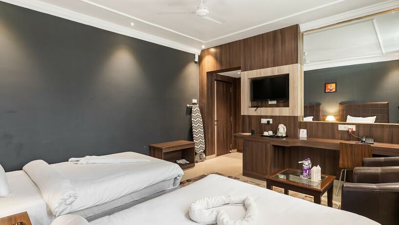 Imagen de la habitación del Hotel Niranjana. Foto 36