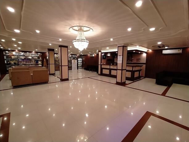 Imagen de los interiores del Hotel Niranjana. Foto 38