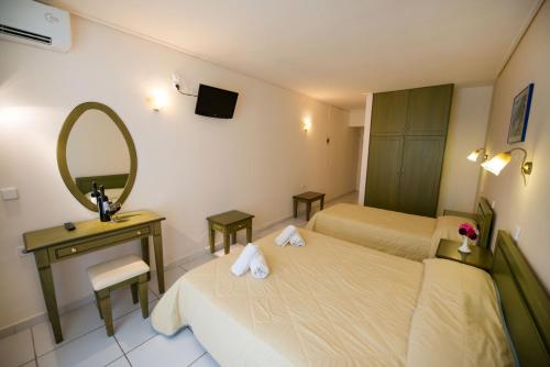 Imagen de la habitación del Hotel Niras. Foto 9