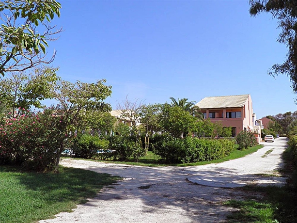 Imagen de los exteriores del Hotel Nireas Studios and Apartments. Foto 8