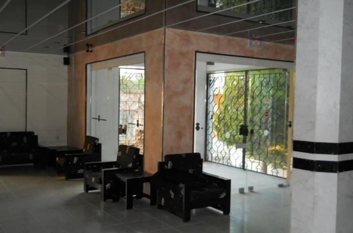Imagen general del Hotel Niriedes Dionyssos Village. Foto 9